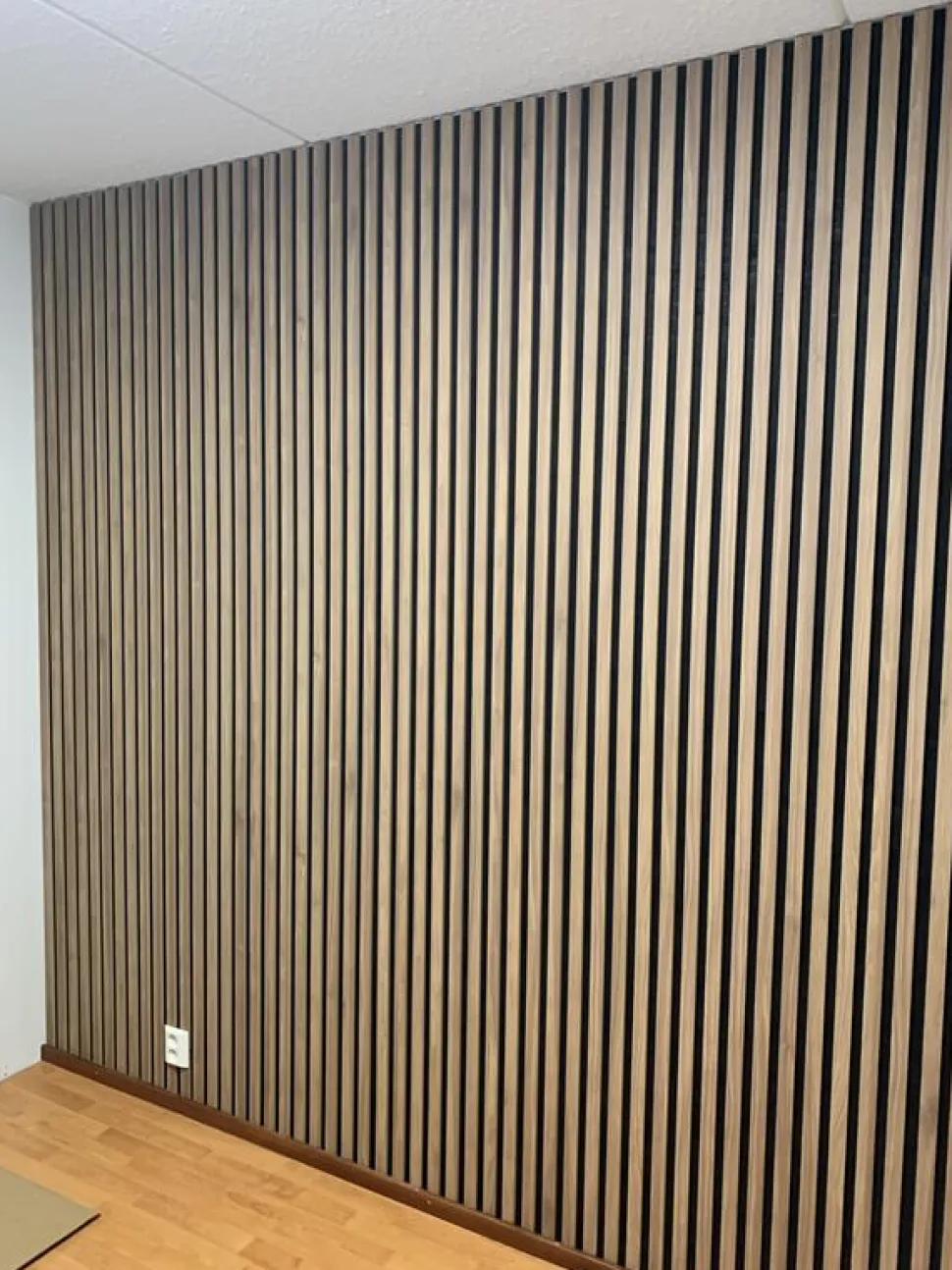 Akustiikkalevy/rimapaneeli Ewona RoughCut, 16x600x2700mm, vaalea pähkinä