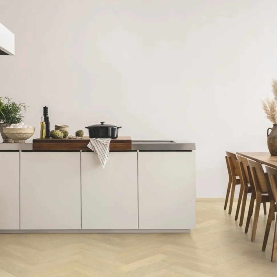 Kalanruotoparketti Pergo Saltholm Light Herringbone Oak, ekstramattalakattu
