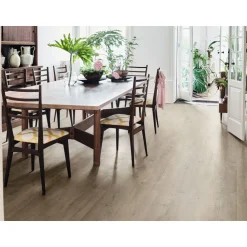 Laminaatti Pergo Living Expression Lillehammer 4V Mature Taupe Oak 2,048 m²/pkt