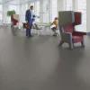 Linoleumilaatta Forbo Marmoleum Click Nebula 30x60 cm keskiruskean harmaa
