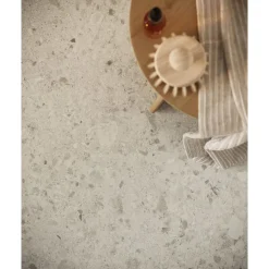 Märkätilan muovimatto Tarkett Aquarelle Breccia Stone Beige, leveys 2m