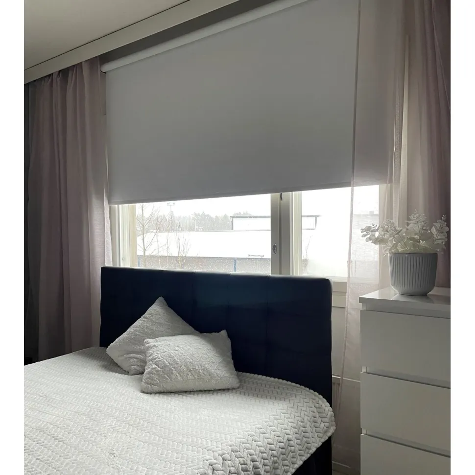Pimentävä rullaverho Ihanin XL valkoinen pituus 250 cm eri leveyksiä