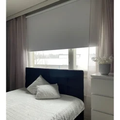 Pimentävä rullaverho Ihanin XL valkoinen pituus 250 cm eri leveyksiä