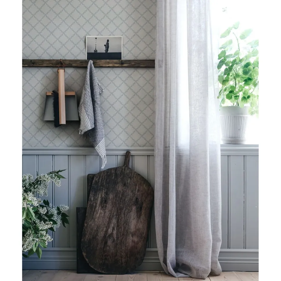 Tapetti Sandberg Trellis, non-woven, kasvi, harmaa