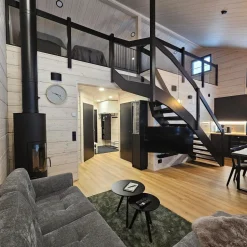 Vinyylilankku Habitas Flooring Wildwood, jäykkäydin, askeläänieriste